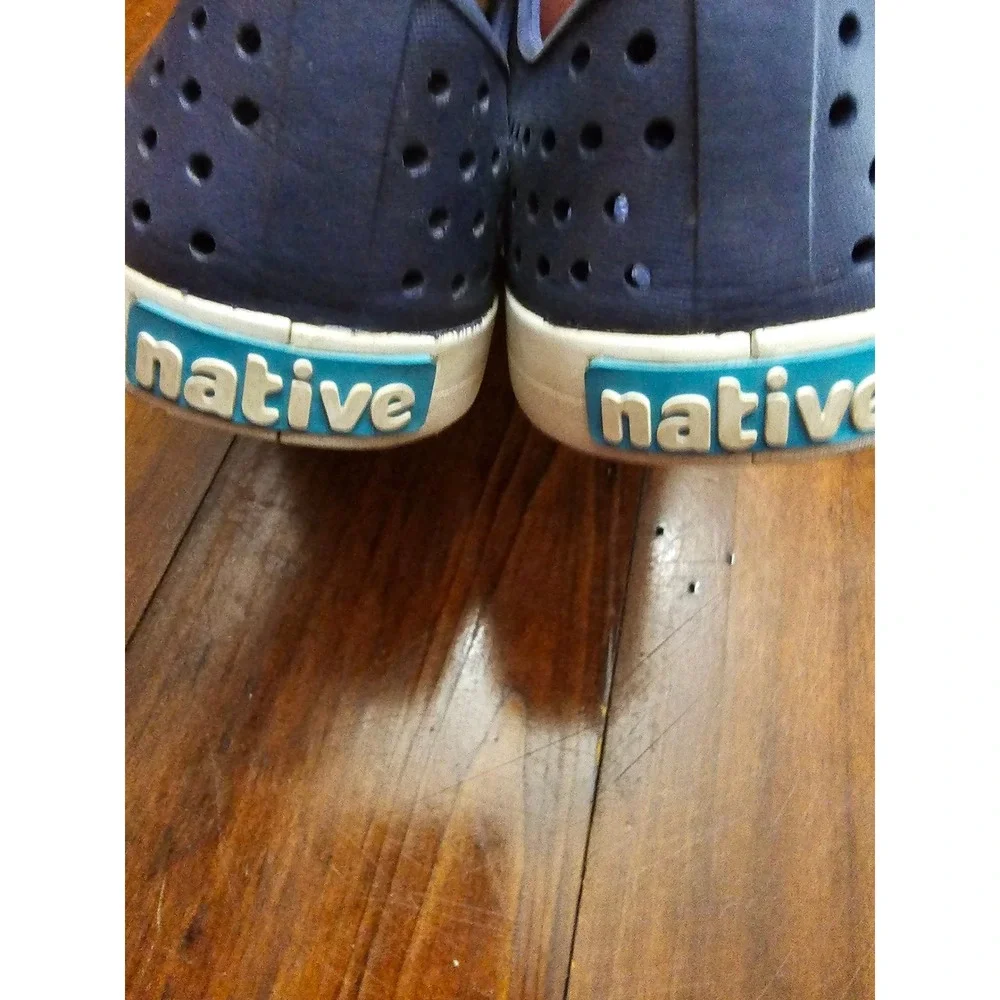 Native Jefferson Kids Navy Blue White Slip On Water Shoes Sneakers J5 Junior 5